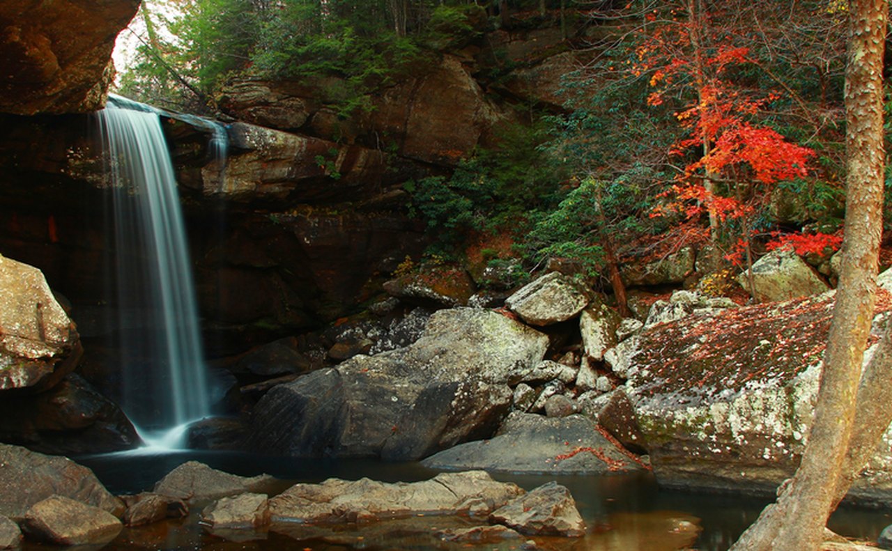 Eagle Falls Waterfall in Kentucky